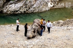 贵州印江村民挖出“乌木” 日夜看护只为交给国家 - 林业厅