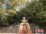 图为位于贵州省贵阳市花溪公园内的戴安澜将军衣冠冢。　杨茜 摄 - 贵州新闻