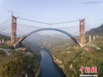 图为，合龙后大桥全景　傅林海　摄 - 贵州新闻