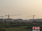 图为“中国天眼”5公里核心区涉及的部分居民安置点正在建设中。　黄蕾瑾 摄 - 贵州新闻
