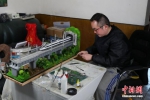铁路员工制作高铁场景模型 “致敬”渝贵铁路通车 - 贵州新闻