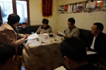 图为：黄广钦副理事长（右三）在赫章县残联座谈.JPG - 残疾人联合会