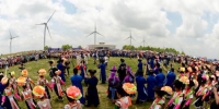 贵州苗族人欢度“四月八” 千人同跳芦笙舞 - 贵州新闻