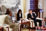 23日，贵州省副省长王世杰会见世界银行全球食品与农业实践局局长白纳森一行。　刘杨 摄 - 贵州新闻