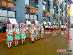 苗族芦笙舞演员在现场准备 - 贵州新闻