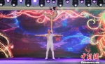 杂技表演《肩上芭蕾》。　张晨翼 摄 - 贵州新闻