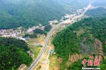 国道G552已建成通车路段 刘叶琳 摄 - 贵州新闻
