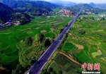 沪昆高速公路贵州境凯里段。　韩双喜 摄 - 贵州新闻
