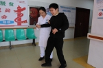 在福泉市康复医院做康复训练的孩子.jpg - 残疾人联合会