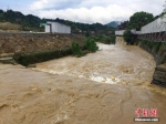 贵州雷山县遭受大暴雨袭击 大桥被冲断 - 贵州新闻